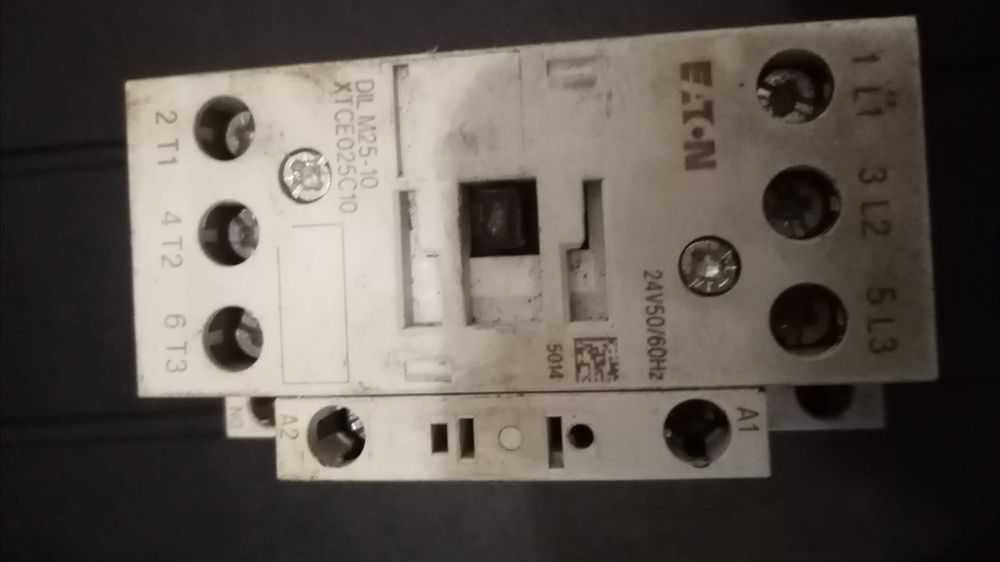 Sprzedam stycznik 24V50/60Hz i transformator TMM 63/A.