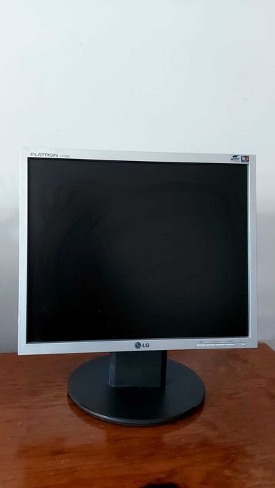 LG Monitor 2005 - Working - With Original Box64586010006146120