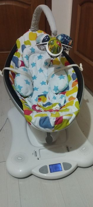 Заколисуючий центр 4moms 2.0