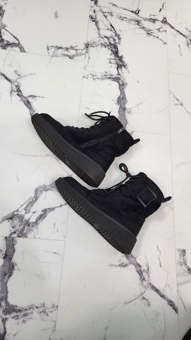 Зимние женские ботинки