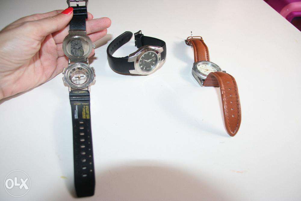 3 Analog Clocks64729683947907120