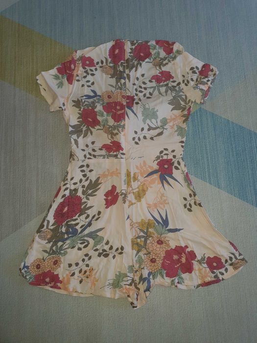 Macacão Floral Beje