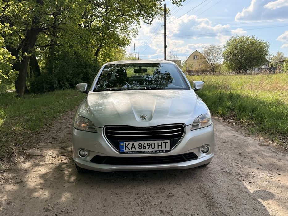 Продам Пежо 301