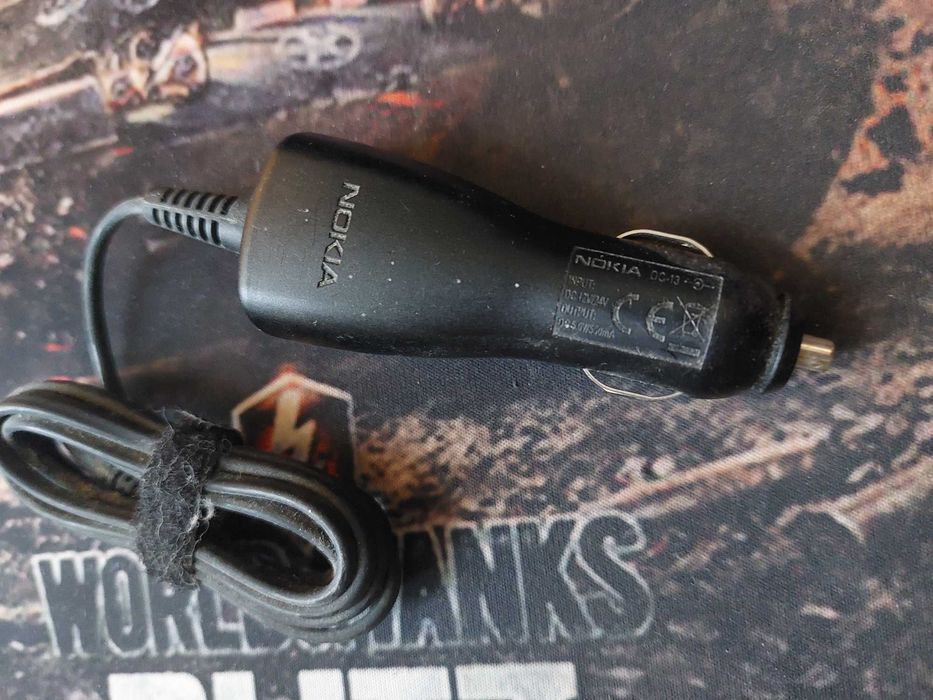 Автомобильное зарядное устройство  NOKIA тонкая