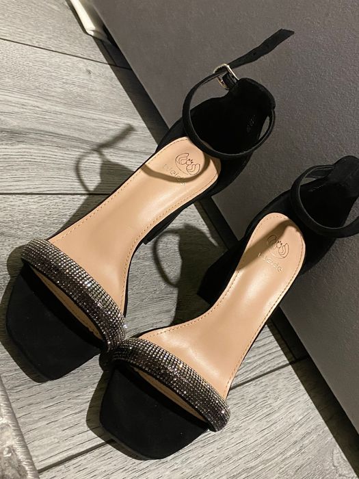 Босоніжки з блискітками