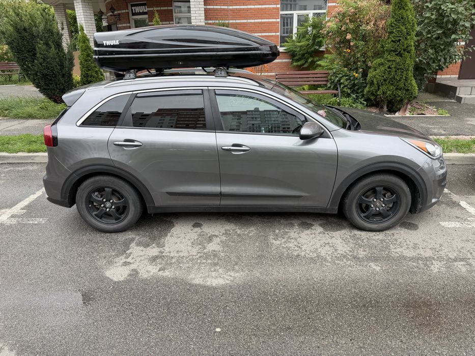 Б/у не ідеал Thule Atlantis 780 бокс на дах