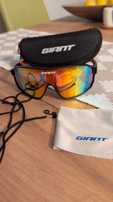 Okulary Giant wraz z gratisami,nowe