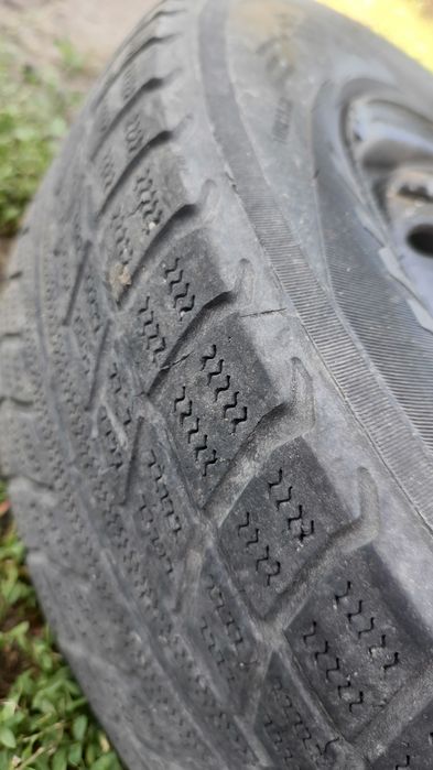 Продам шини с дісками Ланос R13
