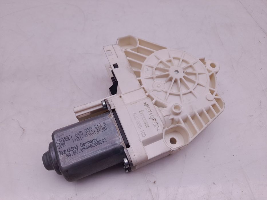 Motor vidro trás direito AUDI Q5 (8R)