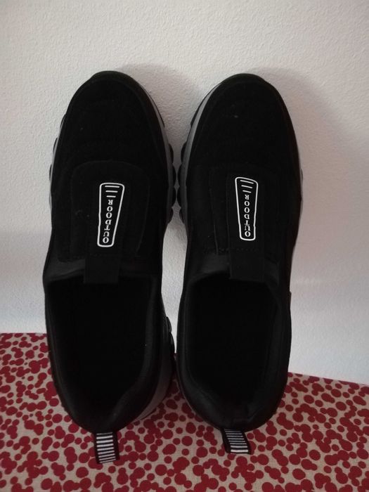 Sapatos pretos tam.41