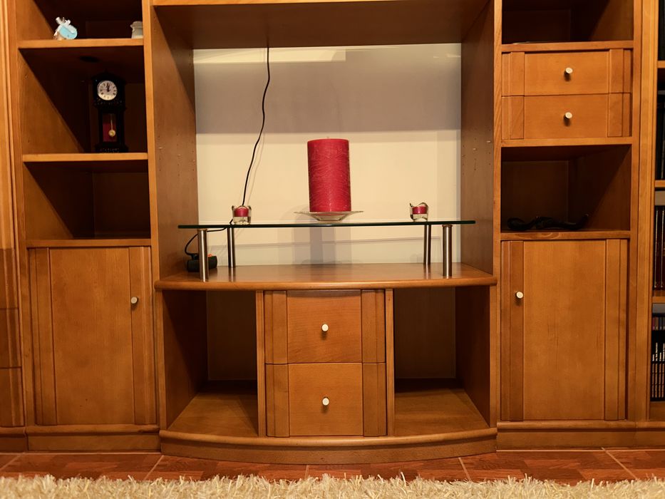 Móvel  TV usado como novo