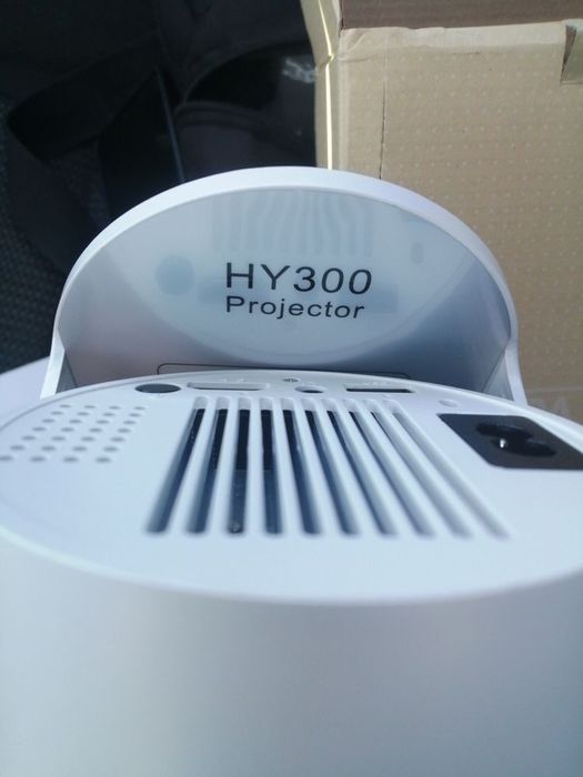 Projector Multimédia HY300