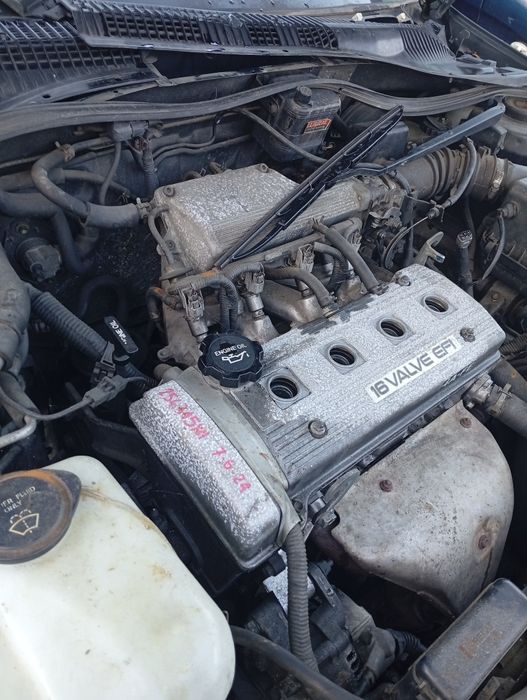 Motor Toyota carina