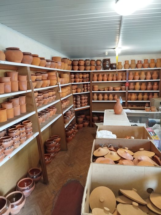 Продаю глиняний посуд .