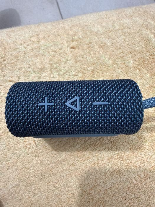 Coluna Bluetooth JBL Go 3 à venda.