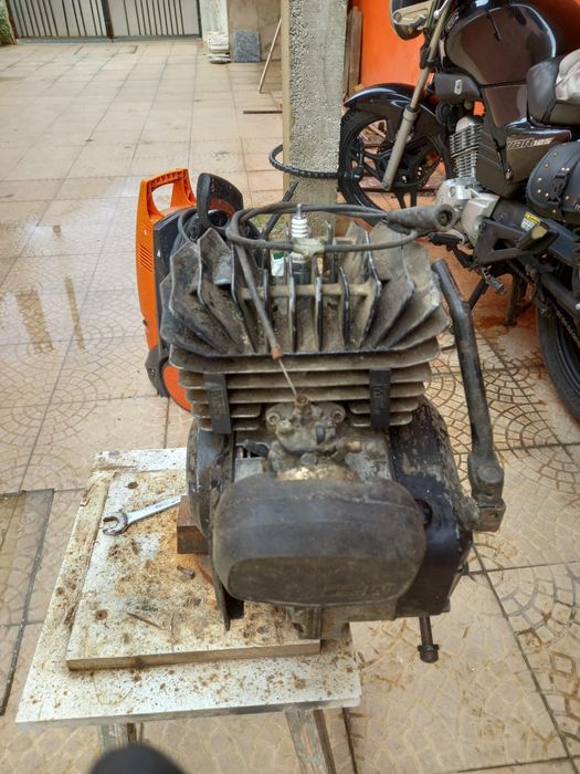Motor AM6 Minarel