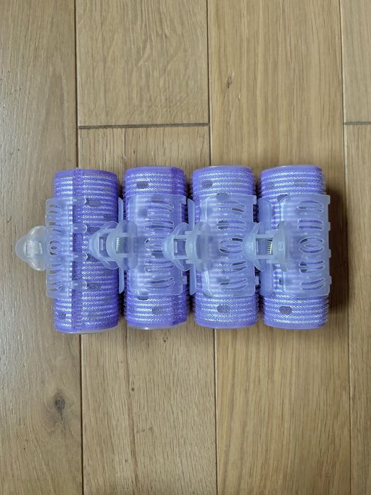 Zestaw 4 szerokich wałków do włosów z klamrami