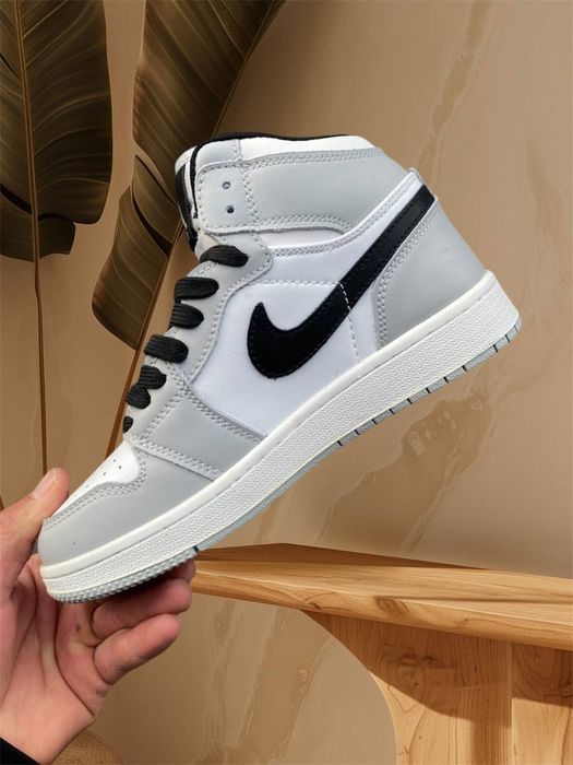 Стильные кроссовки для города и спорта