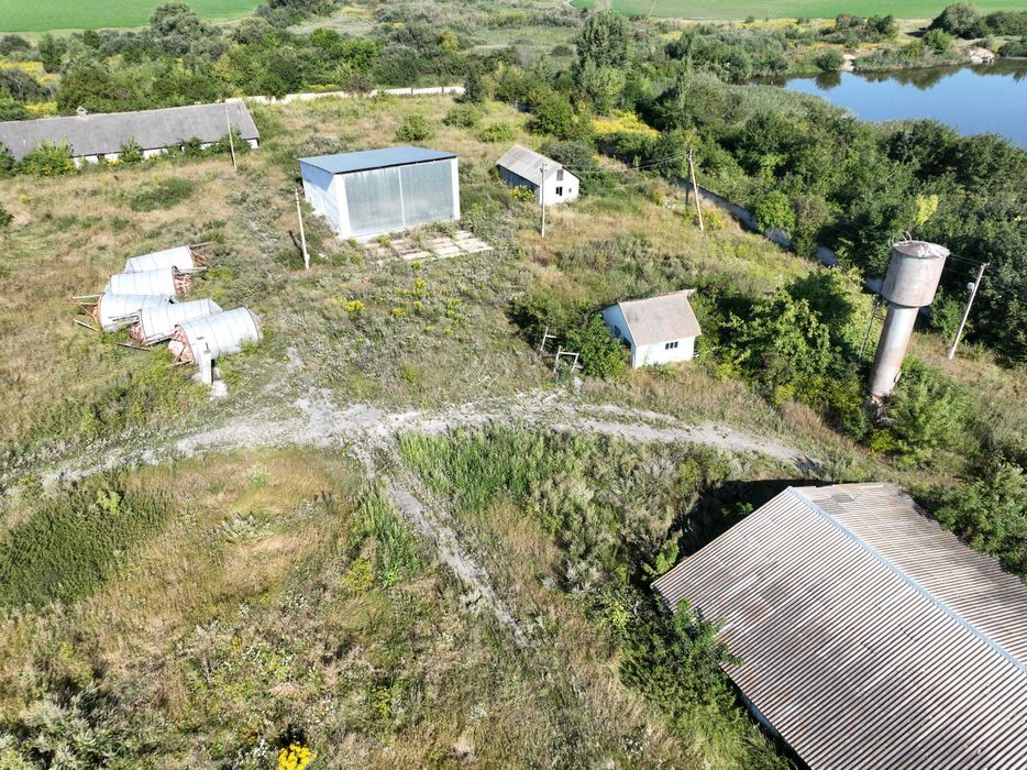 комплекс будівлі ферми