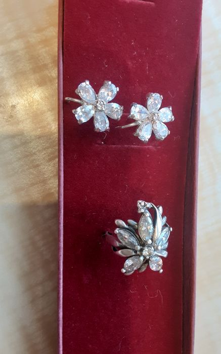 Срібні сережки і каблучка з цирконом 925 проба ХЮЗ 10,4 грам Нове