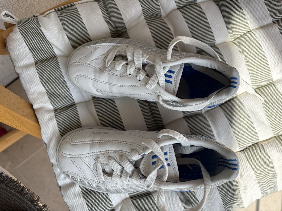 Продам дитячі футбольні сороконожки (кеди) adidas