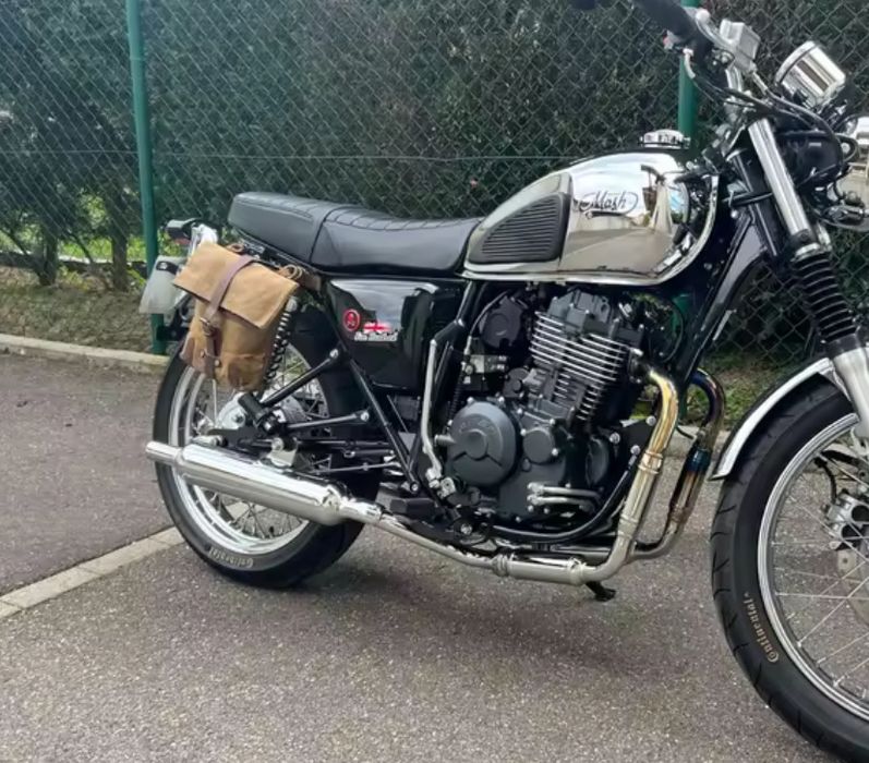 Сумка на мотоцикл. Сумка через плечо винтажная. Боковая сумка на мотоц