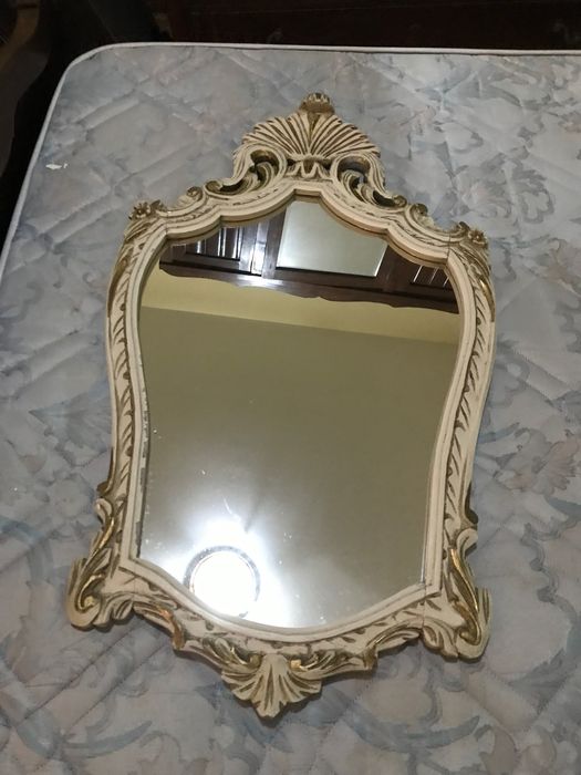 Móveis antigos interessantes