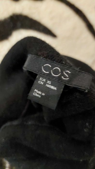 Шерстяной свитер COS