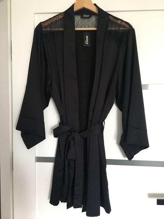 Etam Nowy czarny szlafrok z koronką