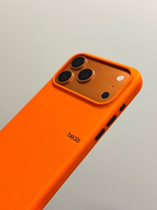 Чехол iPhone 17 Pro Max Beats Rugged Case Magsafe & Camera Control