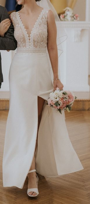 Елегантна весільна сукня