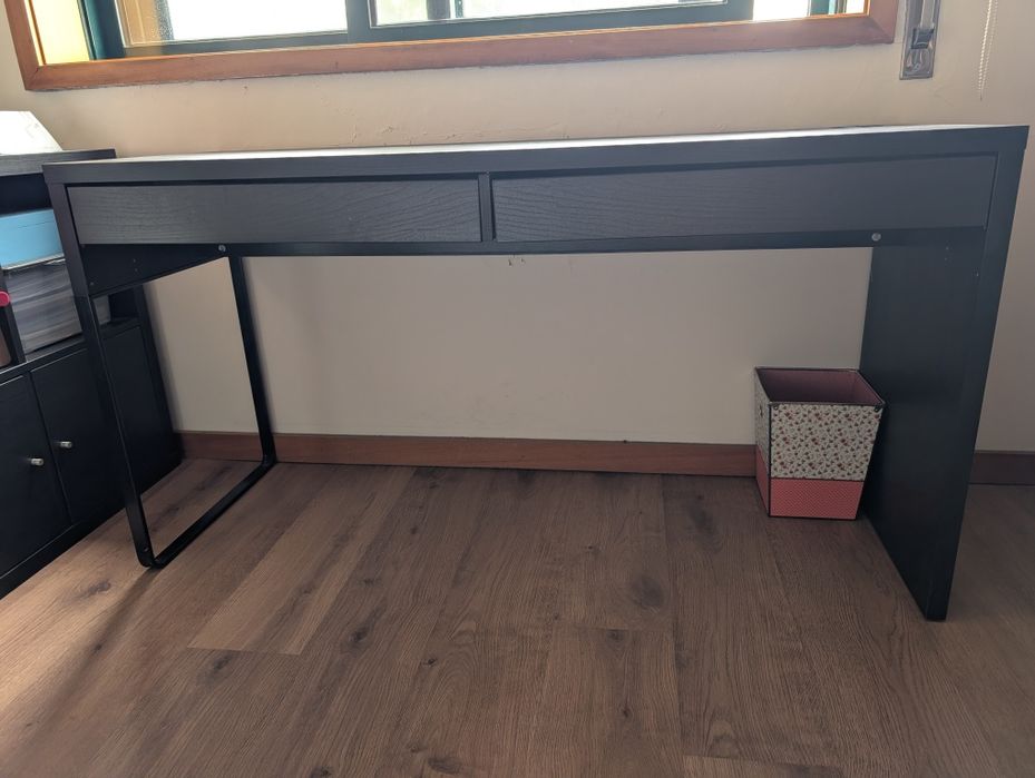 Secretária Micke IKEA preta