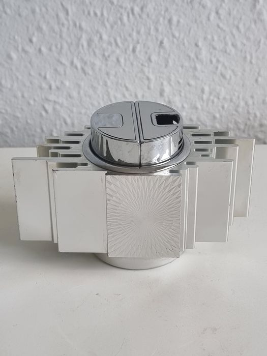 Запальничка настільна зажигалка настольная