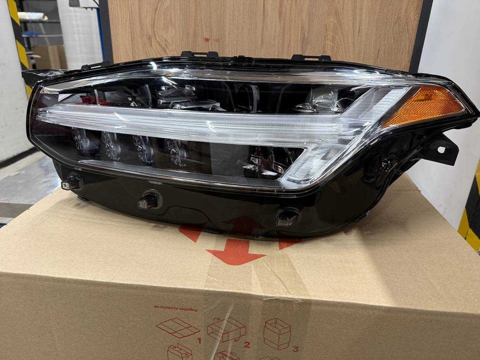 Фара ліва права Mid Led Volvo XC90 Usa 2019-2023 Америка 31655179