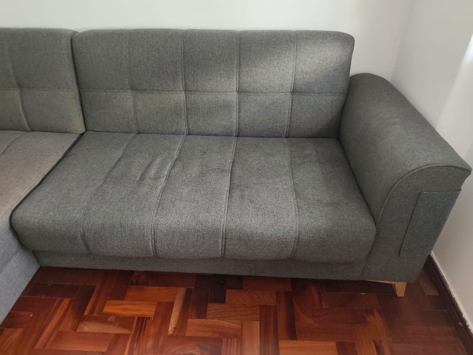 Sofá (cama) cinzento com chaise longue e arrumação – 100 euros (usado)