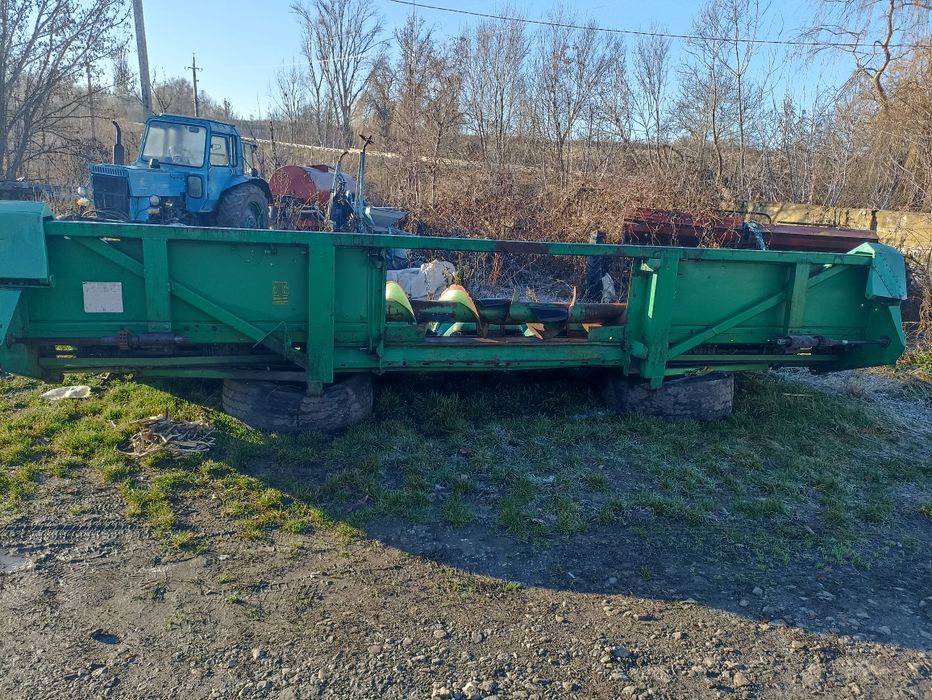 Продам жатку кукурудзну Джон дир