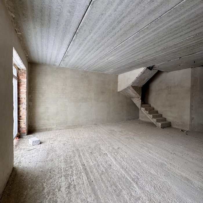 Продається готовий кутовий таунхаус з ділянкою 3 сотки у Крихівцях