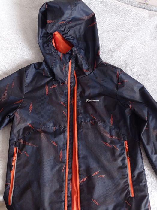 Продам ветровку Outventure на мальчика р.146-152