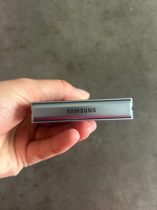 Samsung galaxy  Z Flip6