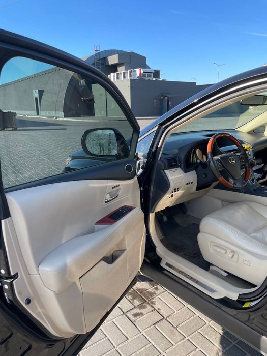 Продам  lexus 450 h