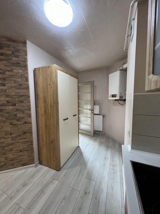 здам 1 кім кв ,кухня студіо ,власник