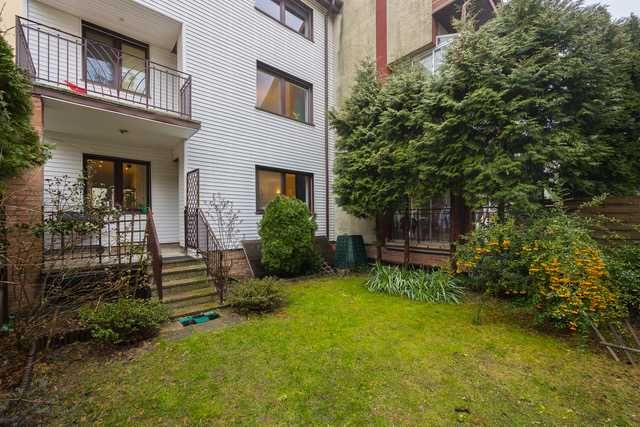 Bezpośredni najem - 2 pokoje w domu obok metra (3 min. piechotą).