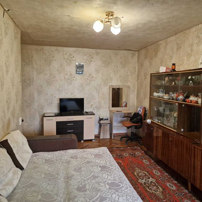 продам 2к квартиру  ж-м Тополь-1