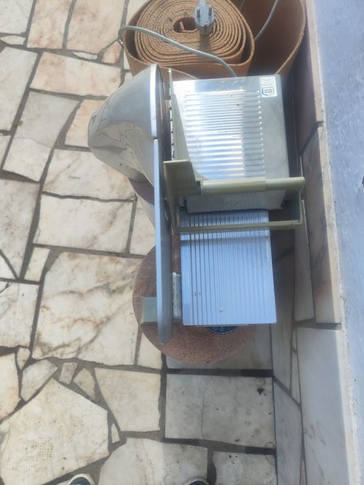 Fiambreira em inox pequena para casa