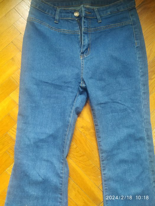 Nowe spodnie jeansowe dzwony