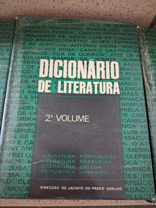 Dicionário de literatura