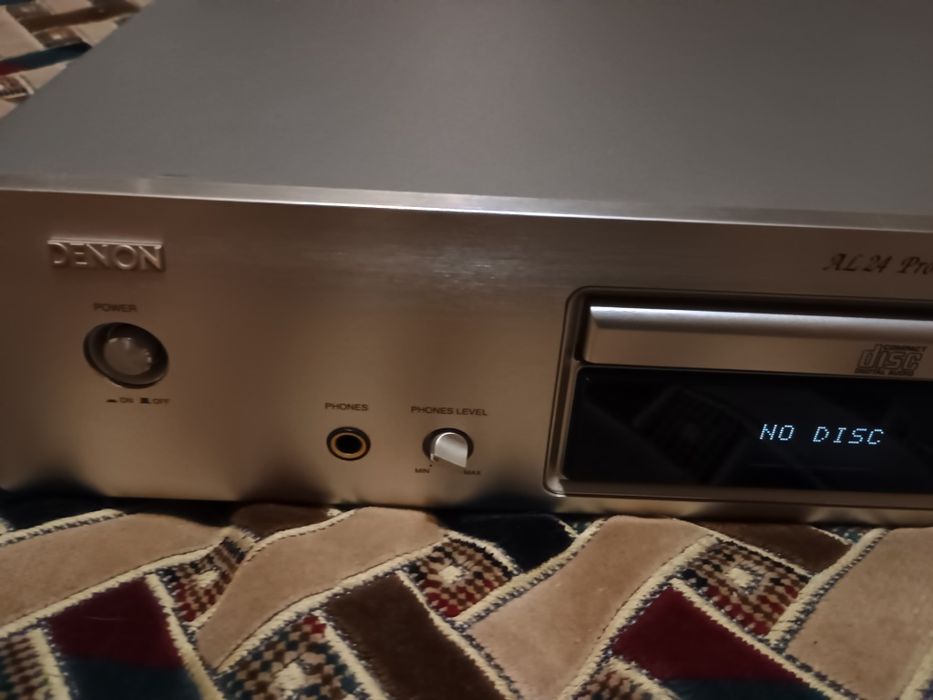 Програвач CD Denon DCD 700 AE