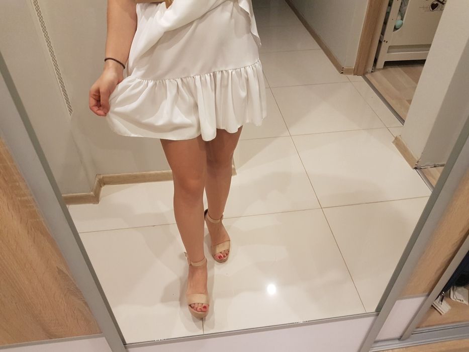 Biały krótki kombinezon, sukienka