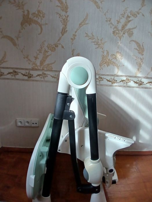 Стілець для годування Carrello. Крісло для прикорму