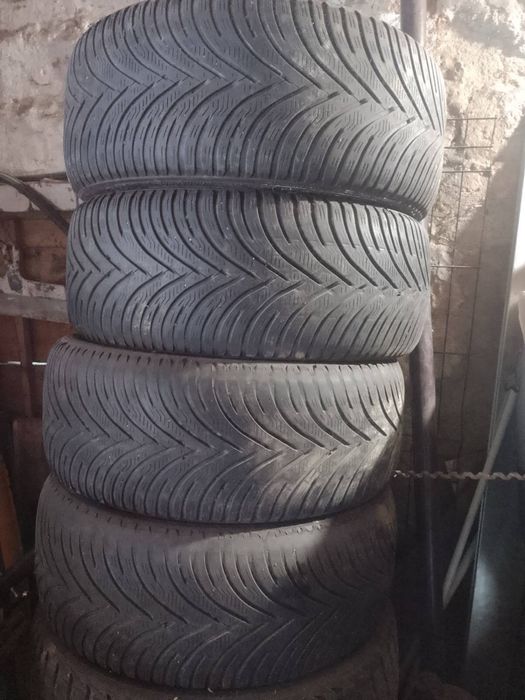 Зимова гума r17 225/45